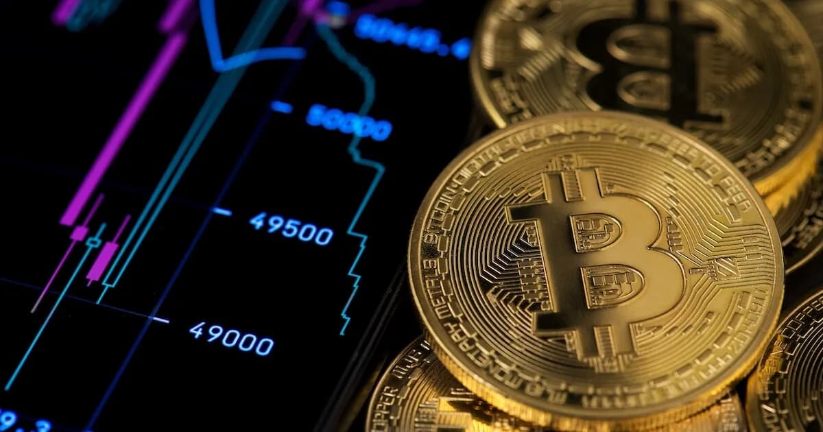 ビットコイン25000ドル到達も米指数に連れ安、注目ヘッドラインの影響は