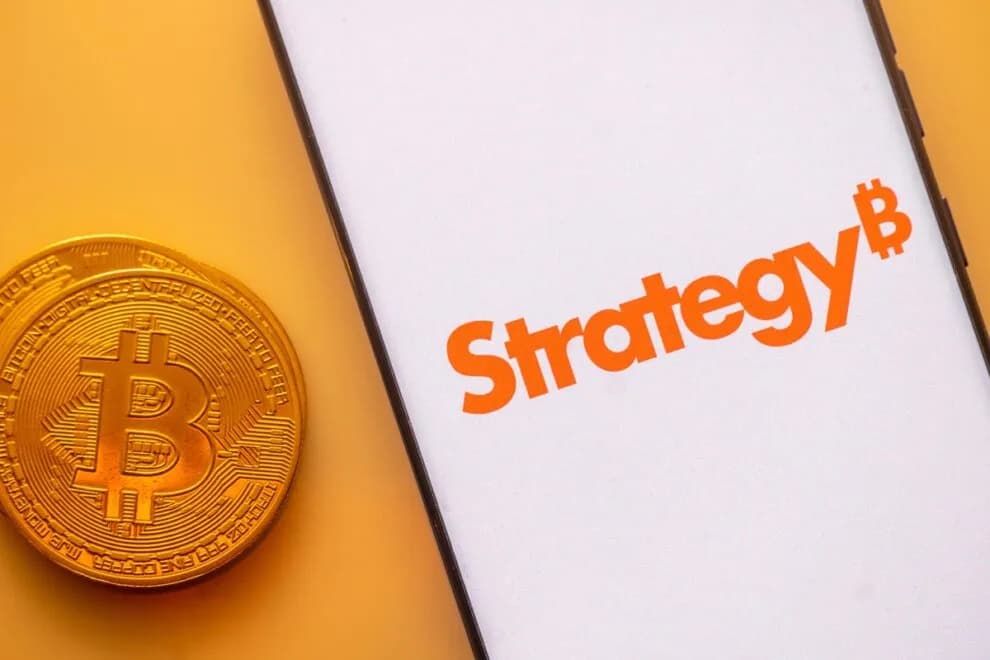 ビットコイン8万1000ドル攻防、Strategyが535BTC追加取得・MARAは18%減収もBTCが事業基盤