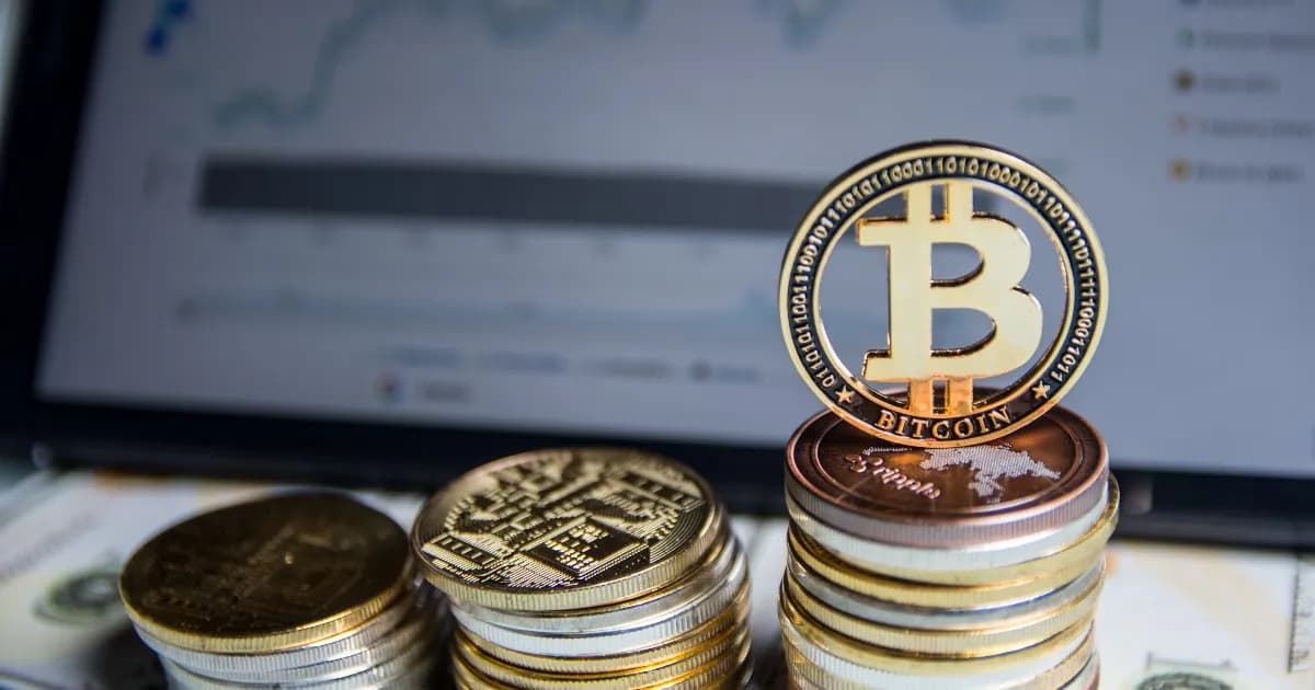 ビットコイン9万ドル回復、エヌビディア好決算で投資家心理改善 マイナー売り圧に変化の兆しも