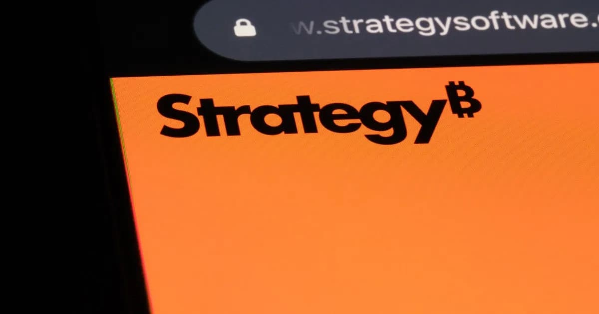 ストラテジー、48億円相当のビットコインをコインベースへ送金 目的は不明