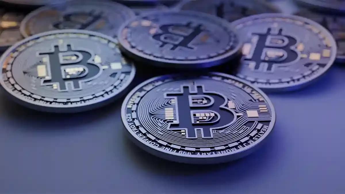 社名に「Bitcoin」でも保有はゼロ、CEOが取得を急がぬ理由を説明
